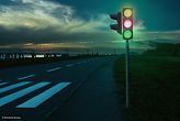 What about a world without standardization? Falsche Farb-Reihenfolge einer nicht genormten Ampel - Bild