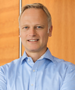 Portraitfoto Dr. Harald Rueß